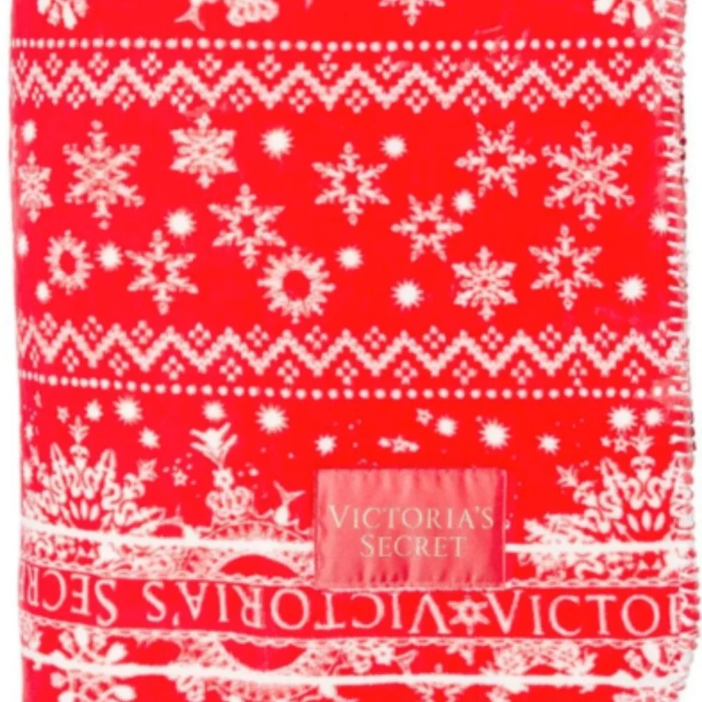 Victoria's Secret Holiday Limited Edition Cozy Plush Fleece Throw - New